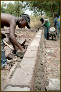 Construction des premiers locaux