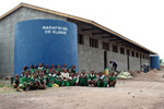 A chaque coin du premier bâtiment d’école 4 citernes ont été construites