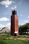 De watertoren achter de schoollabo's