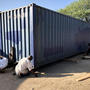 Le container est ‘roulé’ vers sa place définitive.